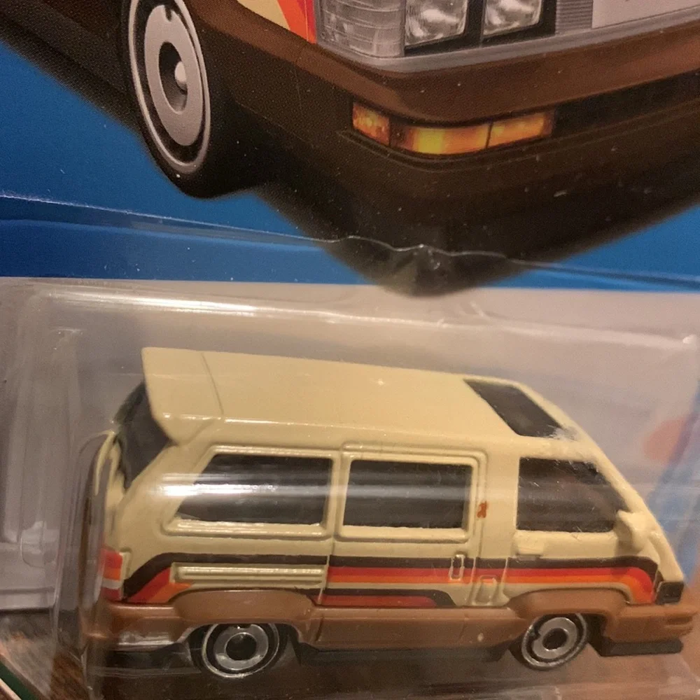 Hot Wheels 1986 Toyota Mini Van HW J Imports 80s 1980s Hotwheels 2023 New HKJ15